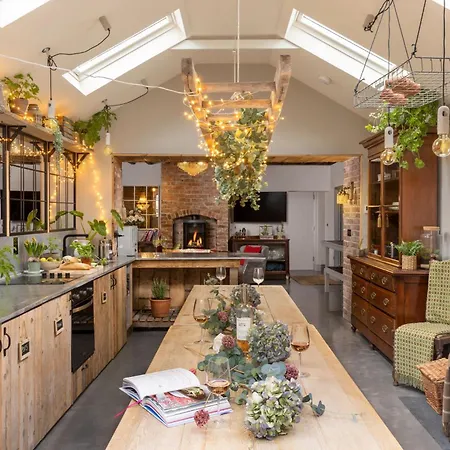 Cheshire Boutique Bathhouse-3